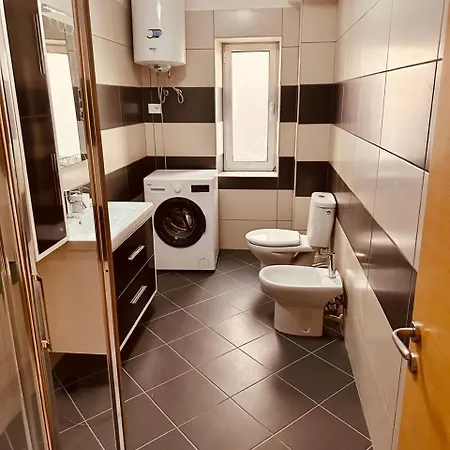 2 * Lezhë